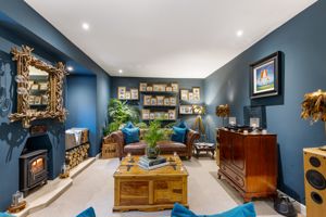 Snug - click for photo gallery